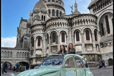 Paris: Private tour in a Citroën 2CV with Champagne & Macarons