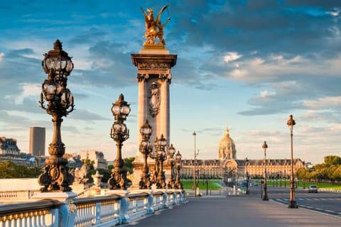 Paris in a Day from Le Havre-Seamless Full-Day Tour with Lunch