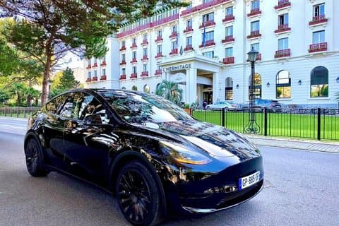 Nantes Airport Transfer to Private Luxury Transport