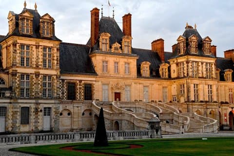 Fontainebleau & Barbizon Half-Day Trip from Paris with Entry