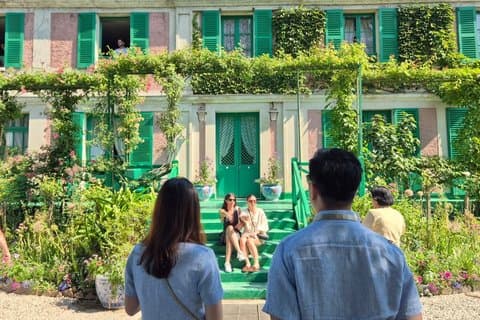 Giverny & Versailles Day Trip From Paris with Professional Guide