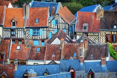 Amiens City Walk with Audio Guide in 7 Languages on your Phone