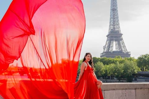 Paris: Professional Flying-Dress Photoshoot @jonadress
