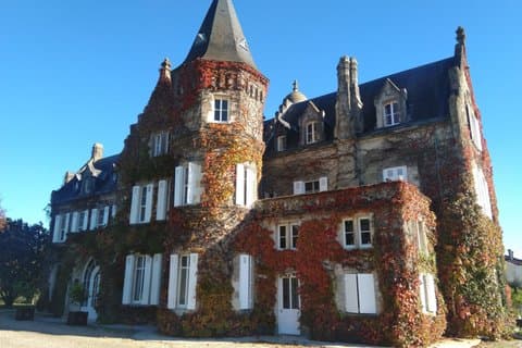Bordeaux Private Wine Tours at Left Bank Medoc