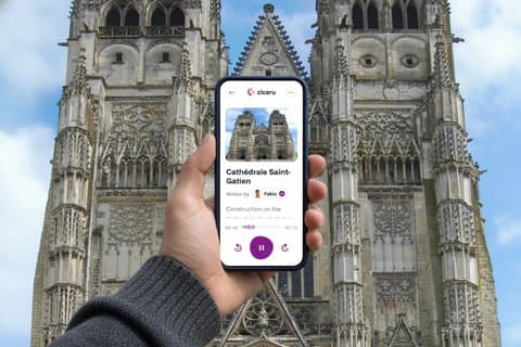 Essential Self Guided Walking Tour with Audio Guide and Quiz