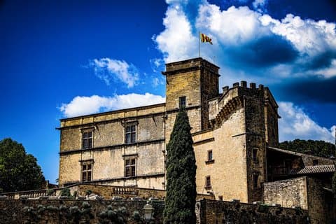 Hidden Luberon Villages, Renaissance Heritage, Olive Oil & Wines