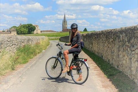 Bordeaux Wine Trails: Saint Emilion Full Day Wine and Bike Tour