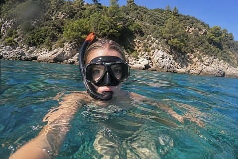 Boat Snorkeling Adventure: Nice-Mala cave-bay of Villefranche