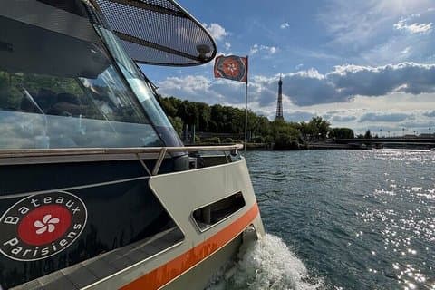 Paris Seine River Sightseeing Cruise with Commentary by Bateaux