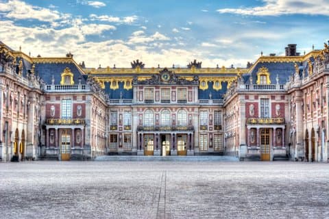 Skip-the-line: Versailles Palace and Gardens Walking Tour