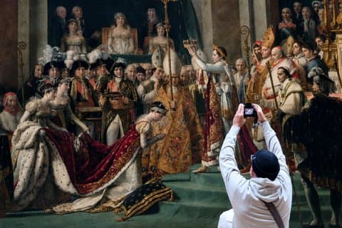 Louvre Museum Must-Sees Small-Group Spanish Guided Tour & Entry