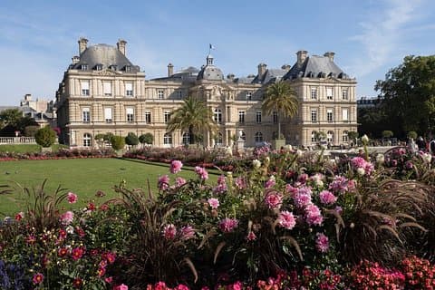 Luxembourg Garden Smartphone Tour in Paris