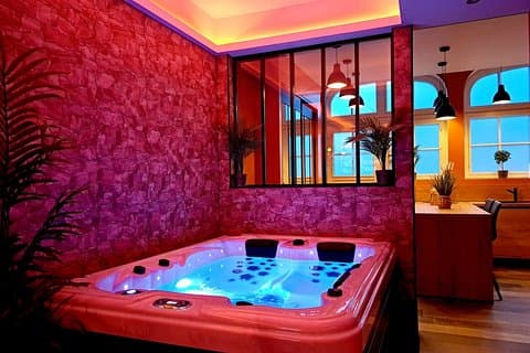 Private Spa and Jacuzzi Apartment and Infrared Sauna Arras Centre