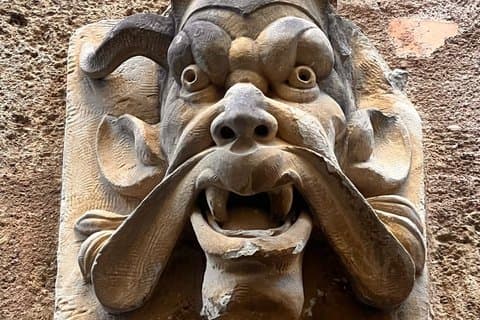 Pézenas Storytelling Tour in English