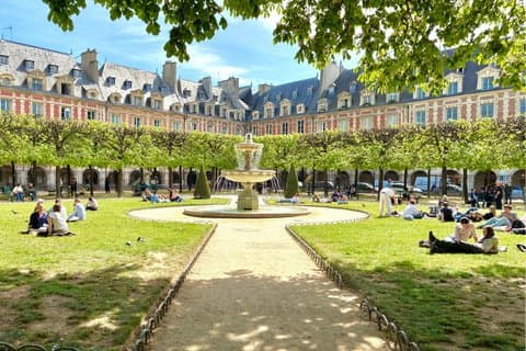 Paris: Le Marais Walking Tour Through Historic Paris