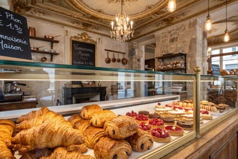 Le Marais Private Walking Tour with French Pastry Tasting