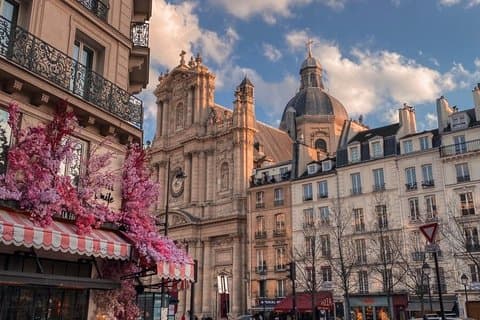 Paris: Le Marais Hidden Gems Walking Tour with Tasting