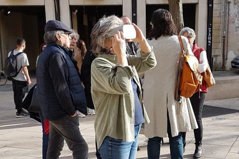 Stroll in Bordeaux with VR glasses