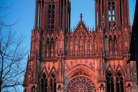 Tour of Reims: Conflicts, Royal Legacy & Champagne
