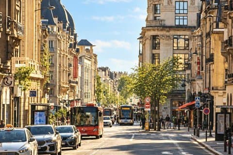 Reims City Walk Experience
