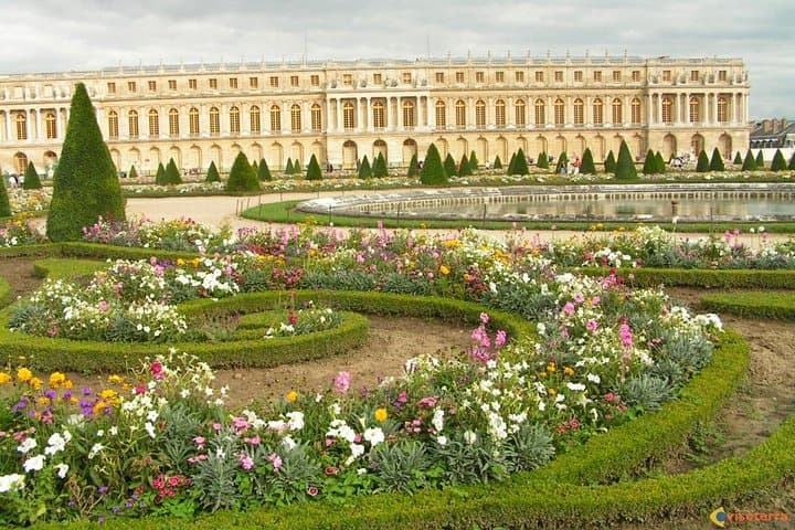 Day Trip to Giverny and Versailles