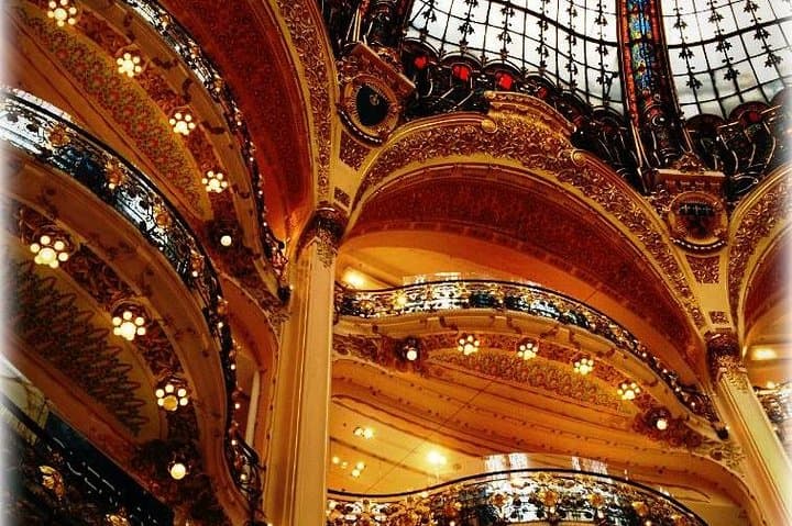 Private Art Nouveau and Art Deco tour near Opera