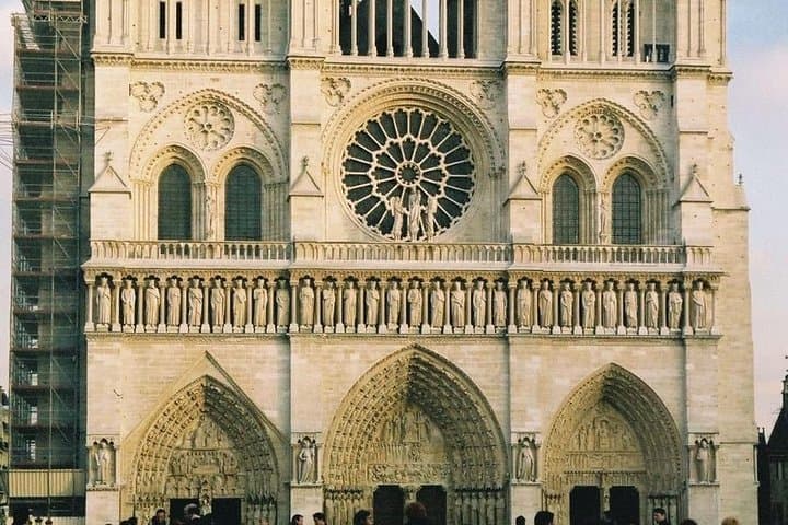 Private 8-hour city tour of Paris with driver and official guide - Hotel pick up