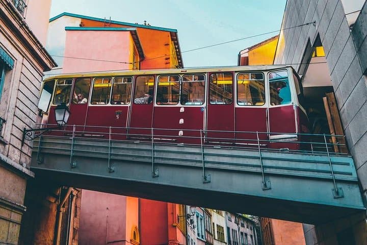 Lyon Original Old Town Food Tour with Wine Tasting