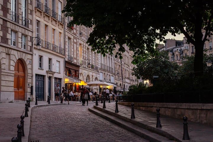 Paris the City of Lights by Night with a Local Private Tour