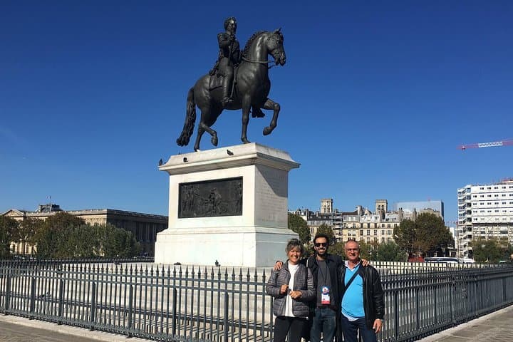 Notre Dame & Ile de la Cité Private 2-Hour Walking Tour in Paris