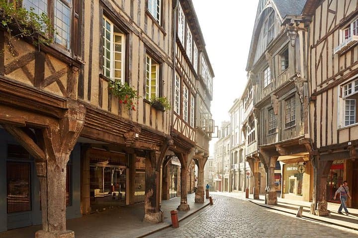 Dinan
