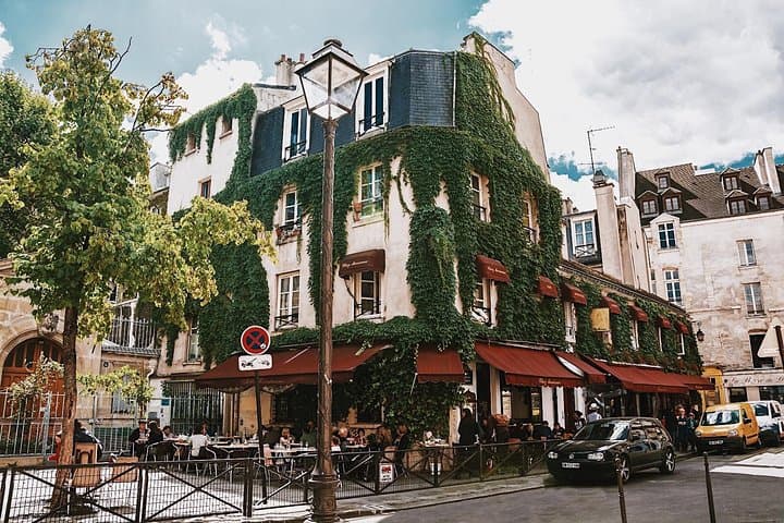 Marais District and Jewish Quarter Exclusive Guided Walking Tour