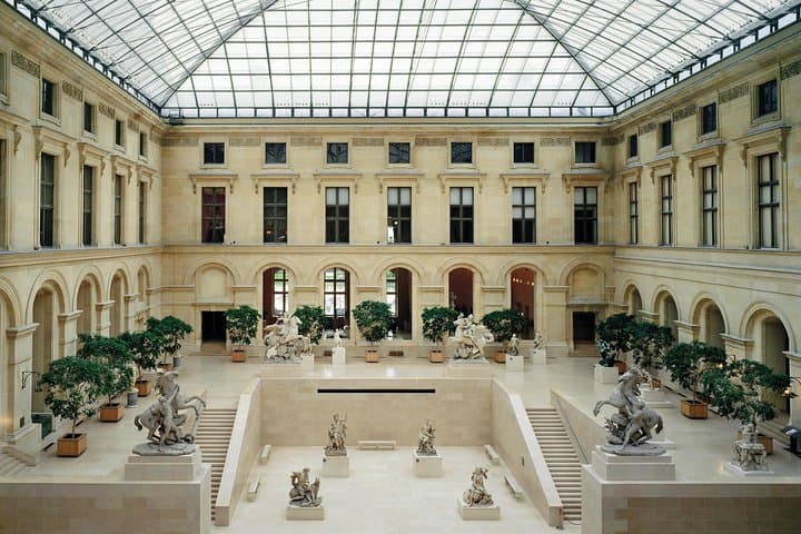 Louvre Museum Small Group Guided Tour