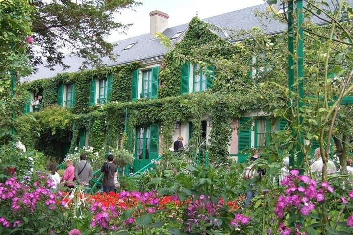 Versailles and Giverny Tour Hotel Pickup