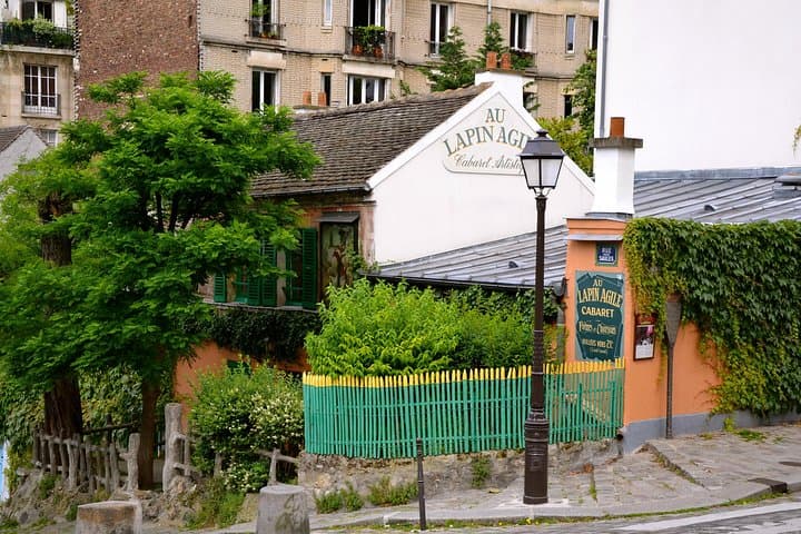 Cinema guided tour in Paris Montmartre inspired by Amélie Poulain