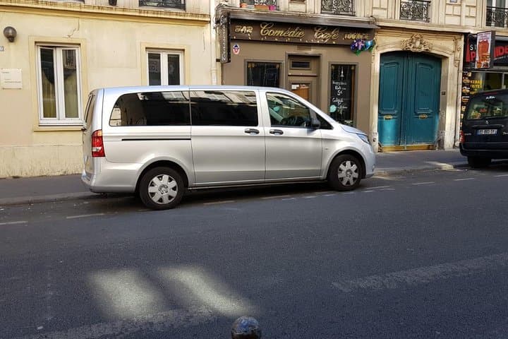 Shuttle Departure from Paris Hotel/Apartment to the Airport
