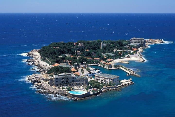Toulon and Surroundings - 7hour tour