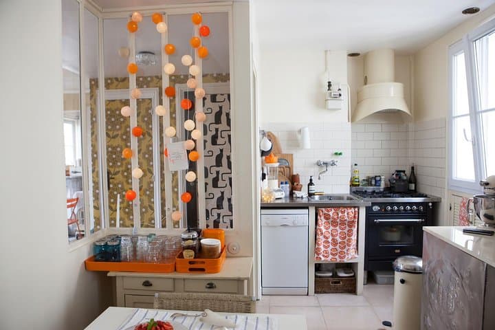 Cook French food in a local Parisian kitchen