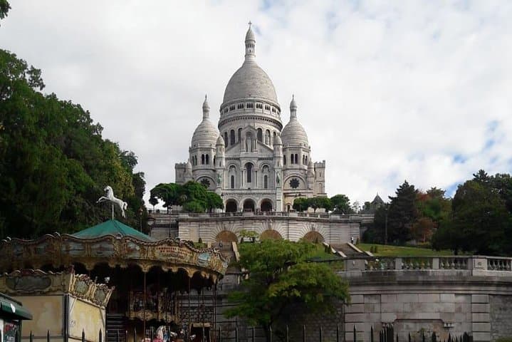 Montmartre & Sacre Coeur Tour with Local Guide Alberto and his team in Paris