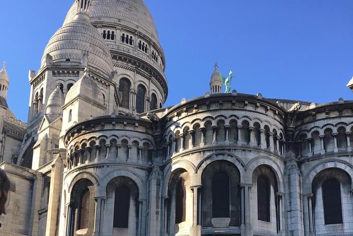 Montmartre & Sacre Coeur Tour with Local Guide Alberto and his team in Paris