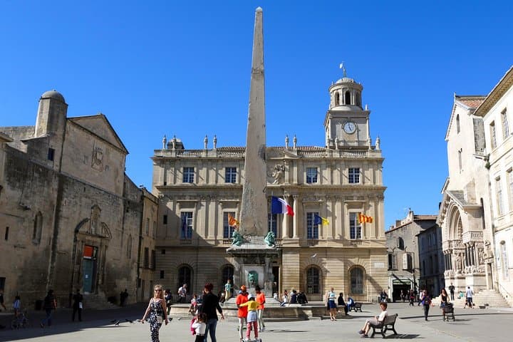 Hôtel de Ville, the Obelisk and an array of 17th buildings in the main square