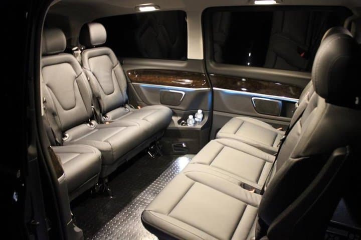 Best Private Airports Transfers - Luxury Minivan Service