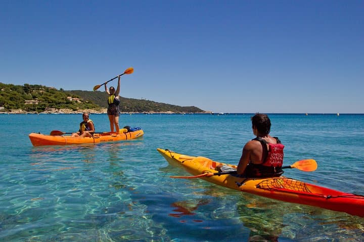 Sea kayaking in the heart of the Ramatuelle Nature Reserve