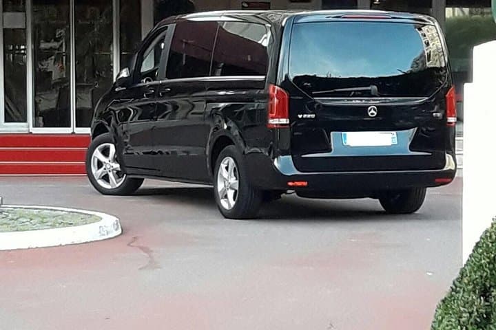 Private Airport Transfer from Nice Airport to Nice City or Cannes