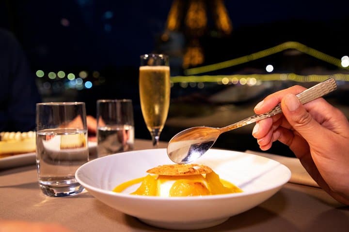 Seine River Christmas Cruise Lunch or Dinner by Bateaux Parisiens