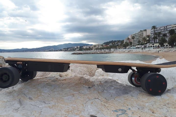 E-skateboard initiation and city discovery