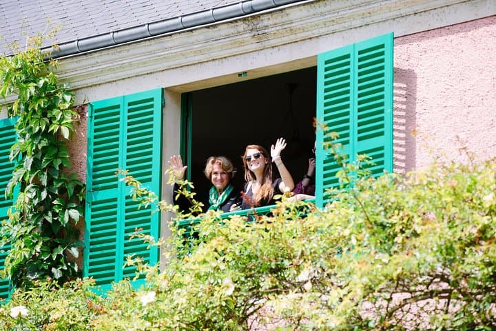 From Paris: Monet Gardens & Giverny Bike Tour with Picnic Stop