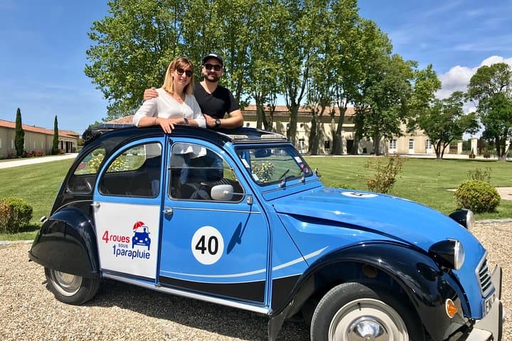 Private Médoc 4.5 hours Wine Tour in a Citroën 2CV from Bordeaux