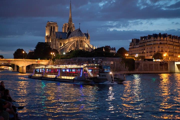 Eiffel Tower Dinner, Sightseeing Cruise and Moulin Rouge Show