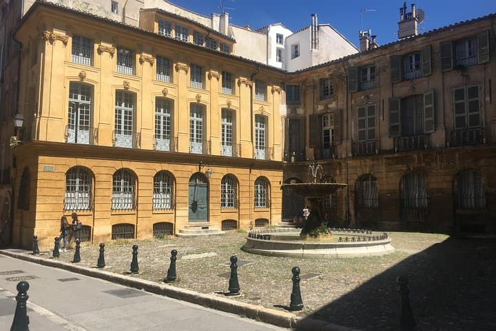 Aix en Provence City Walking Tours. English Language